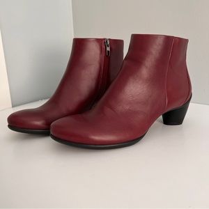 Ecco Red Leather SCULPTURED 45 bootie